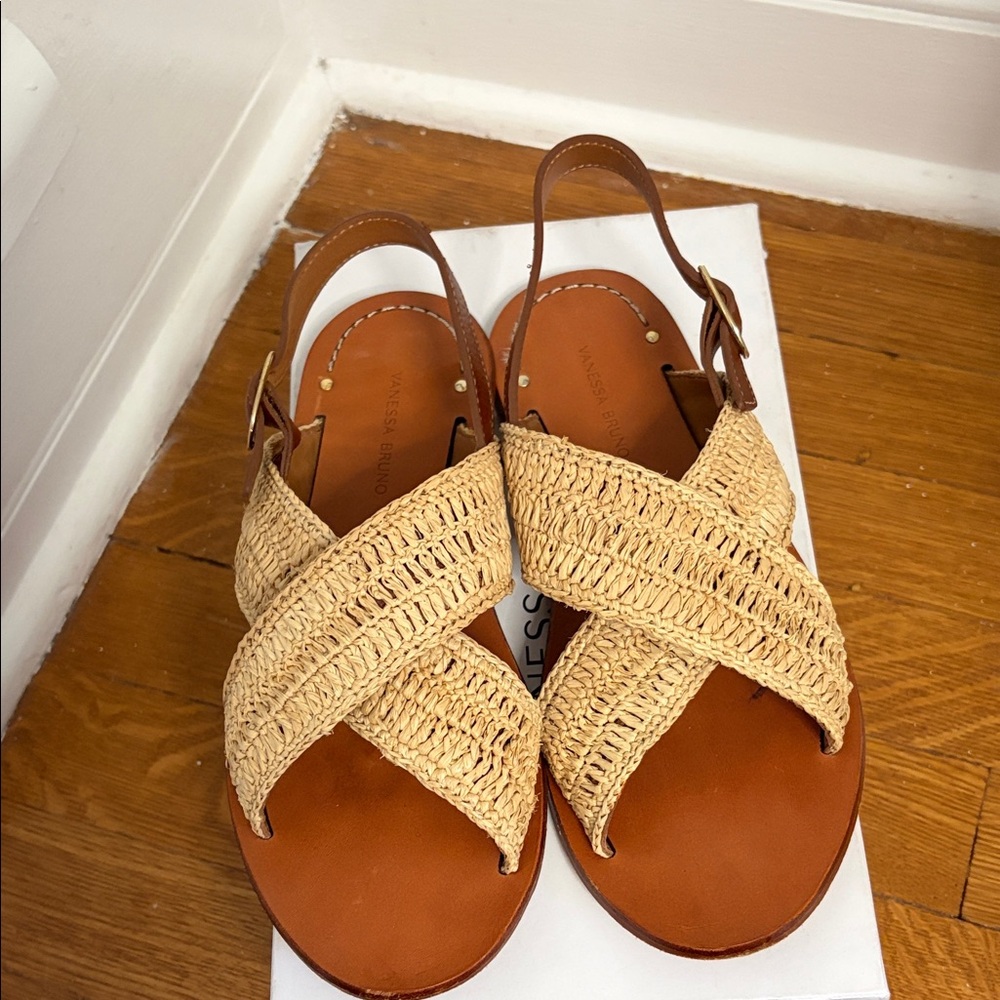 Vanessa Bruno Natural sandal size 9